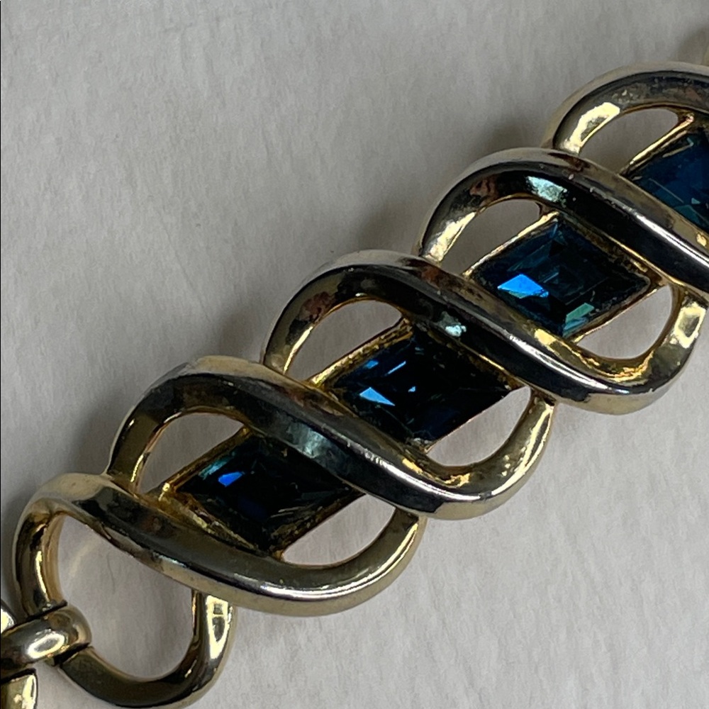 Vintage Marvella Twisted Woven Gold Tone Design Four Blue Rhinestones Bracelet - Picture 3 of 9